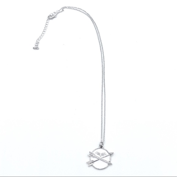 Silver Plated Chain With White Enamel Arrow Coin Charm - Picture 4 of 4